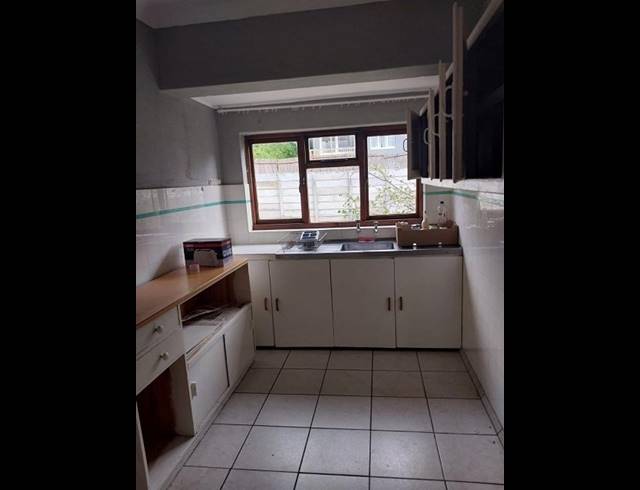 2 BEDROOM PROPERTY TO RENT IN SIMONS TOWN CENTRAL